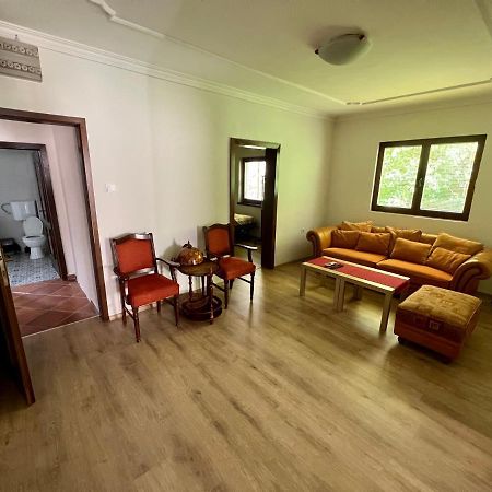 Home Base Apartments 斯科普里 外观 照片