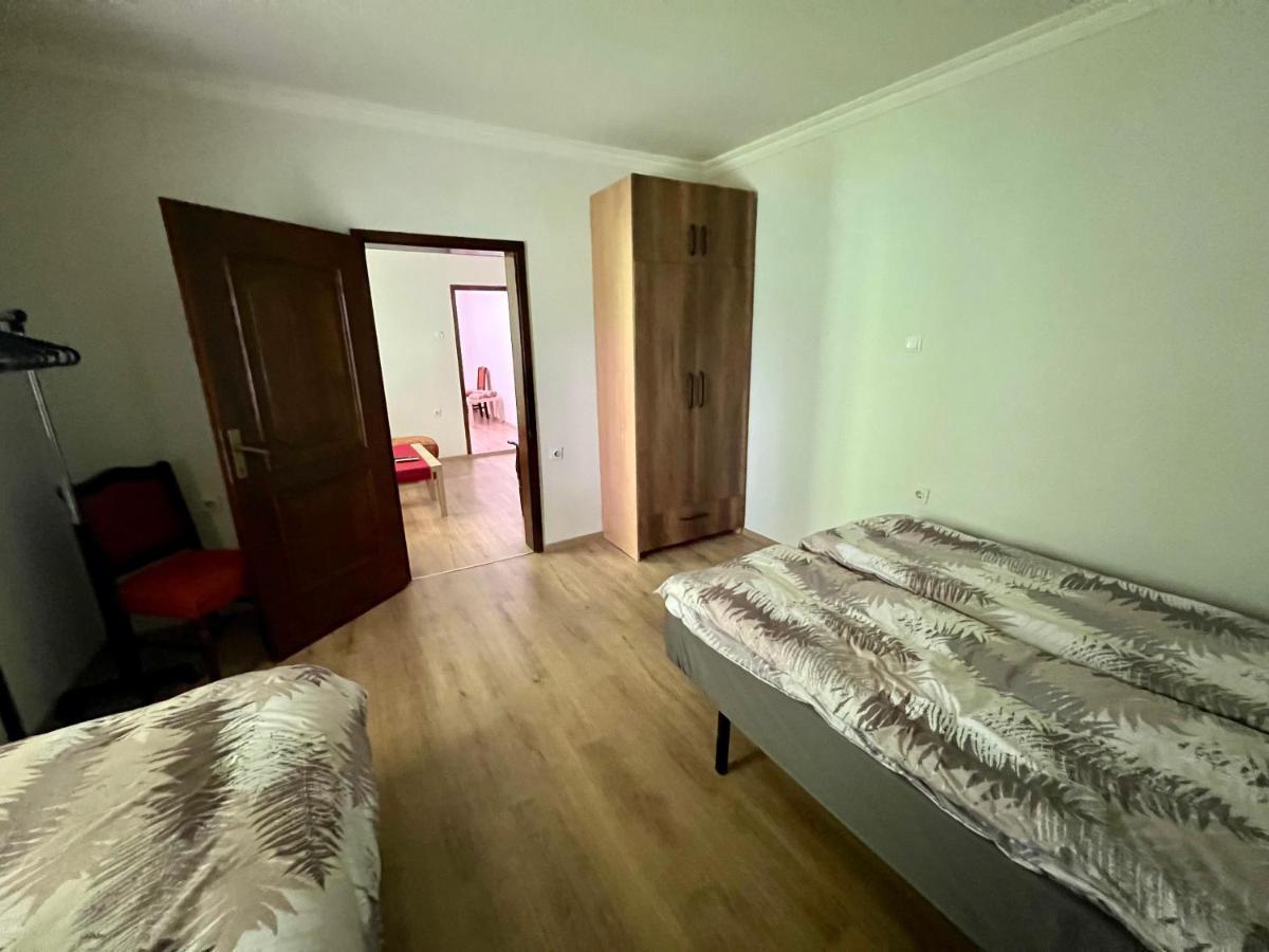 Home Base Apartments 斯科普里 外观 照片