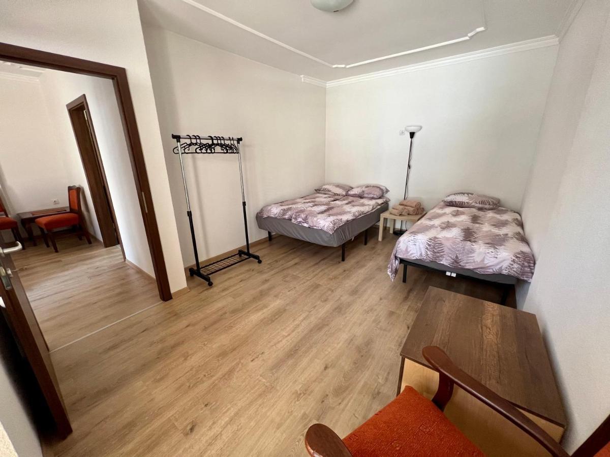 Home Base Apartments 斯科普里 外观 照片