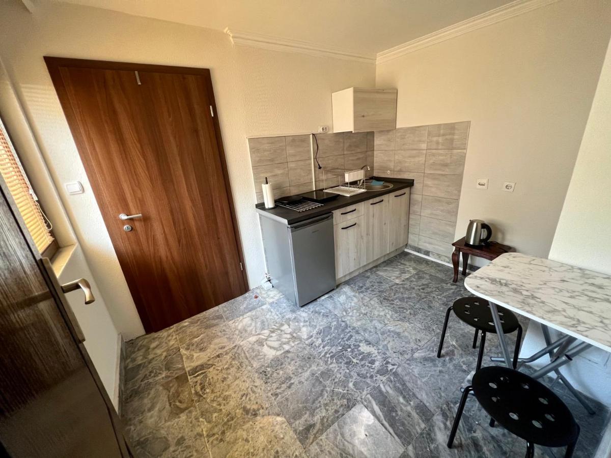 Home Base Apartments 斯科普里 外观 照片