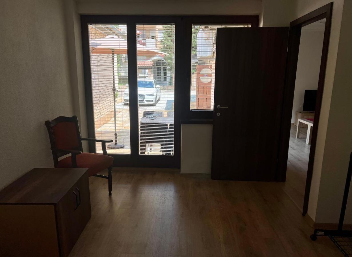 Home Base Apartments 斯科普里 外观 照片